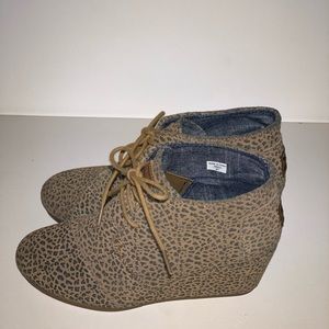 Tom’s cheetah print desert wedge ankle booties